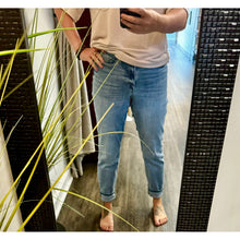 Load image into Gallery viewer, Judy Blue~Weekender Boyfriend Fit